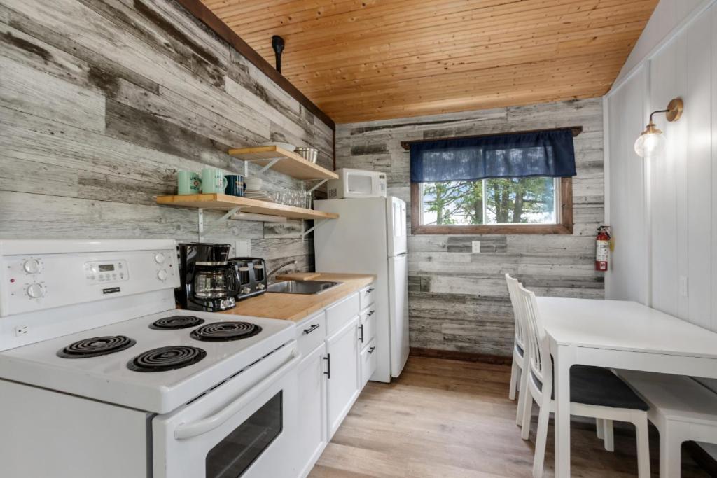 The Trace At Oak Lake Havelock Стая снимка